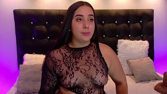 Snapshot of ValenScott1 chatting on 01-31-25, 01:12 ValenScott1 online show from 01-31-25, 01:12