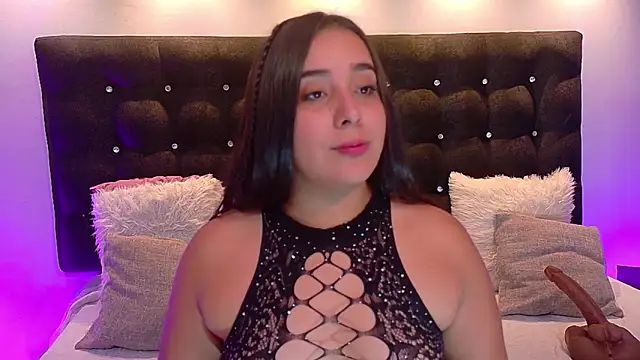 Snapshot of ValenScott1 chatting on 02-14-25, 02:12 ValenScott1 online show from 02-14-25, 02:12