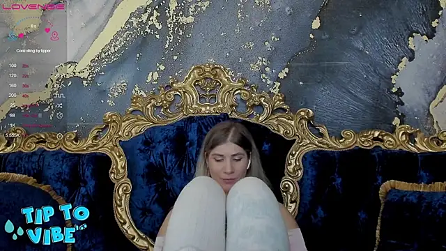 CassandraGood online show from 01-10-25, 02:57