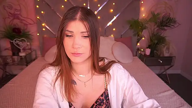 CassandraGood online show from 02-07-26, 07:23