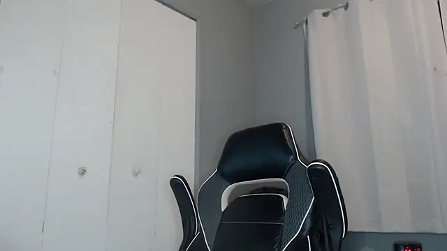 Snapshot of ChrisVacher chatting on 01-05-25, 04:25 ChrisVacher online show from 01-05-25, 04:25