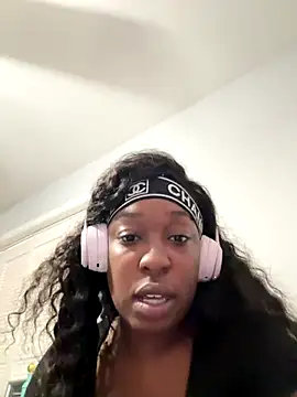 Snapshot of tokyopetitexx chatting on 10-27-25, 05:50 tokyopetitexx online show from 10-27-25, 05:50