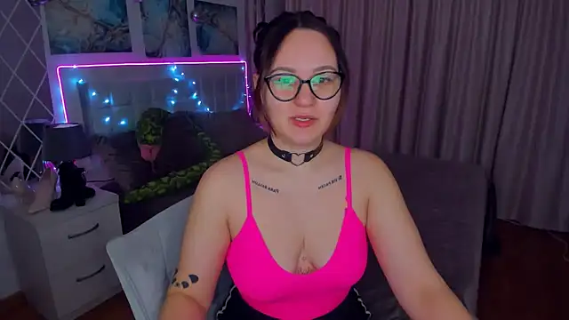 EsterLogan online show from 12-31-24, 05:44