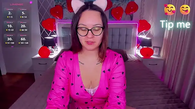 EsterLogan online show from 02-14-25, 05:30