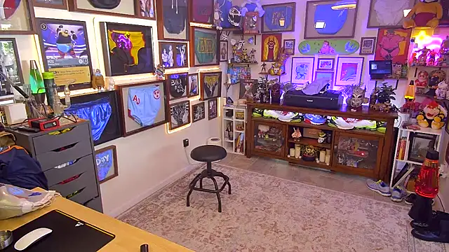 Snapshot of Briefs_bud chatting on 11-23-25, 07:35 Briefs bud online show from 11-23-25, 07:35