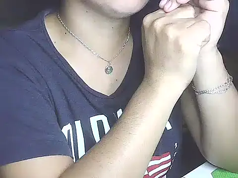 Snapshot of lovely_samxxx24 chatting on 12-17-24, 02:44 lovely samxxx24 online show from 12-17-24, 02:44