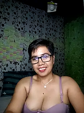 Snapshot of lovely_samxxx24 chatting on 02-19-25, 08:12 lovely samxxx24 online show from 02-19-25, 08:12