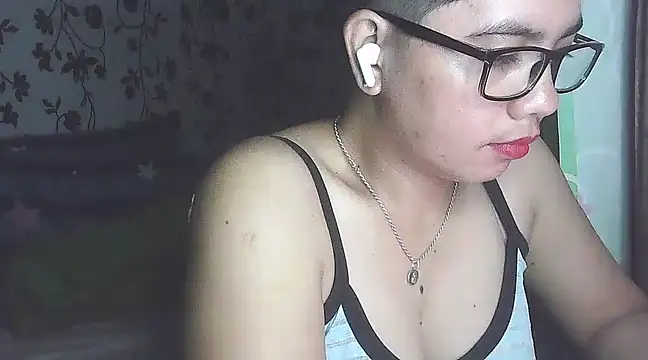 Snapshot of lovely_samxxx24 chatting on 02-25-25, 01:09 lovely samxxx24 online show from 02-25-25, 01:09