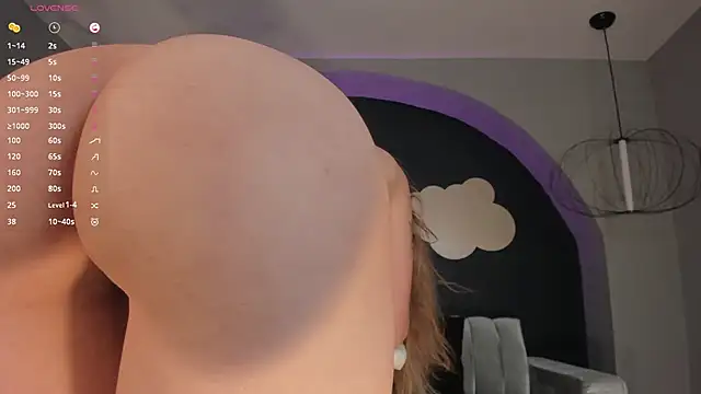 NiaHolland online show from 12-06-24, 05:00