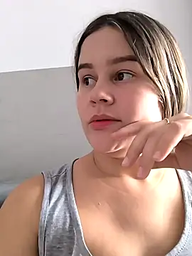 Snapshot of sweet_lucia chatting on 01-17-25, 02:18 sweet lucia online show from 01-17-25, 02:18