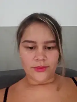 Snapshot of sweet_lucia chatting on 02-14-25, 02:23 sweet lucia online show from 02-14-25, 02:23