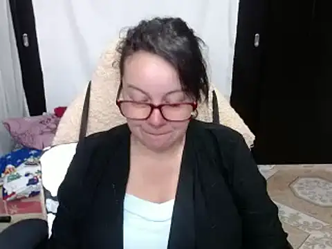 Sonialorens  online show from 12-13-24, 01:12