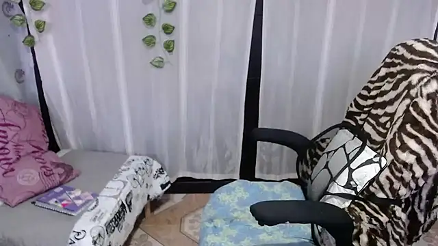 Sonialorens  online show from 02-01-25, 12:16