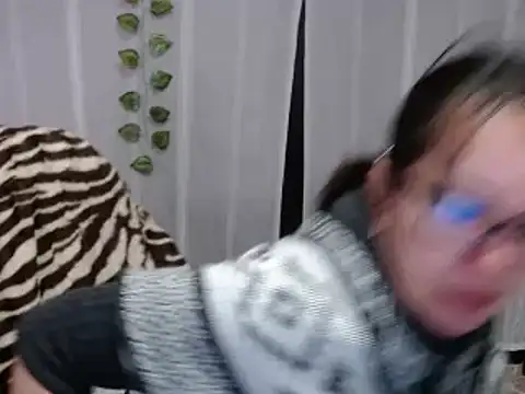 Sonialorens  online show from 02-08-25, 12:28