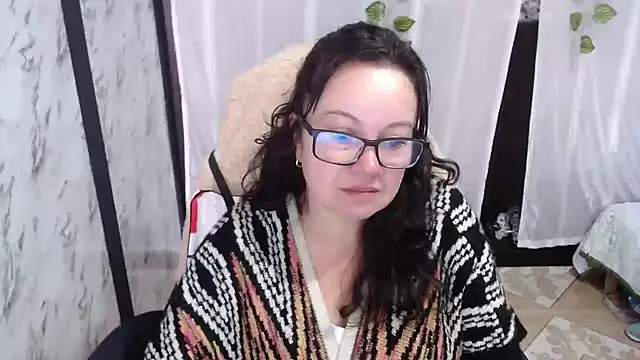 Sonialorens  online show from 03-08-25, 02:19