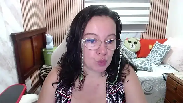 Snapshot of Sonialorens_ chatting on 05-06-26, 04:12 Sonialorens online show from 05-06-26, 04:12