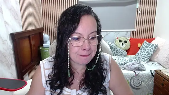 Snapshot of Sonialorens_ chatting on 05-07-26, 02:55 Sonialorens online show from 05-07-26, 02:55