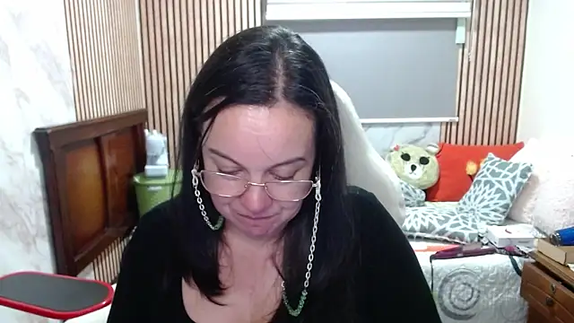 Snapshot of Sonialorens_ chatting on 05-09-26, 01:00 Sonialorens online show from 05-09-26, 01:00