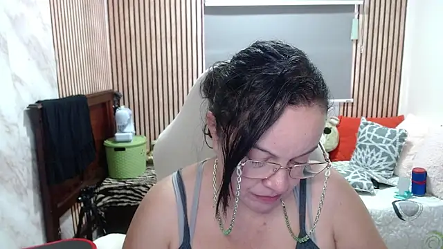 Snapshot of Sonialorens_ chatting on 05-12-26, 04:04 Sonialorens online show from 05-12-26, 04:04
