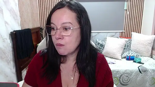 Snapshot of Sonialorens_ chatting on 05-15-26, 05:31 Sonialorens online show from 05-15-26, 05:31