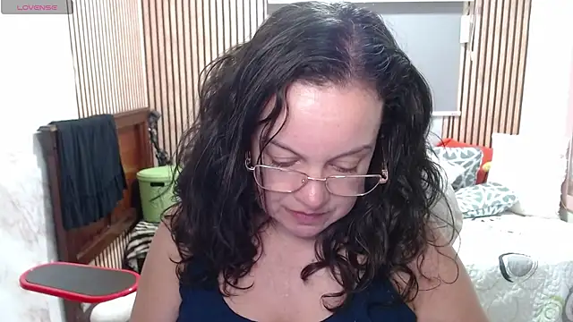 Snapshot of Sonialorens_ chatting on 05-18-26, 09:53 Sonialorens online show from 05-18-26, 09:53