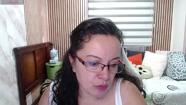 Snapshot of Sonialorens_ chatting on 06-02-26, 09:39 Sonialorens online show from 06-02-26, 09:39