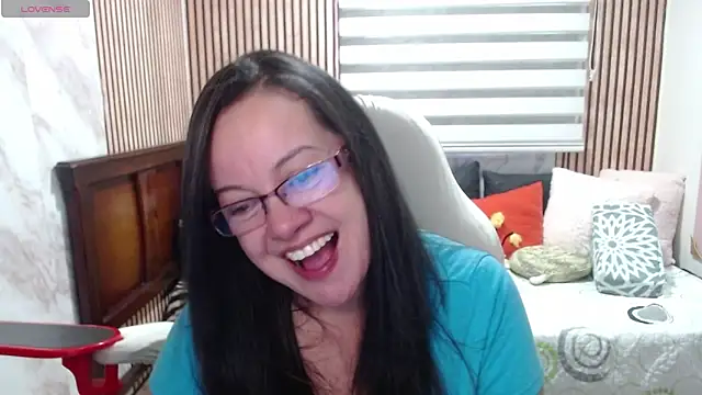 Snapshot of Sonialorens_ chatting on 06-04-26, 09:32 Sonialorens online show from 06-04-26, 09:32