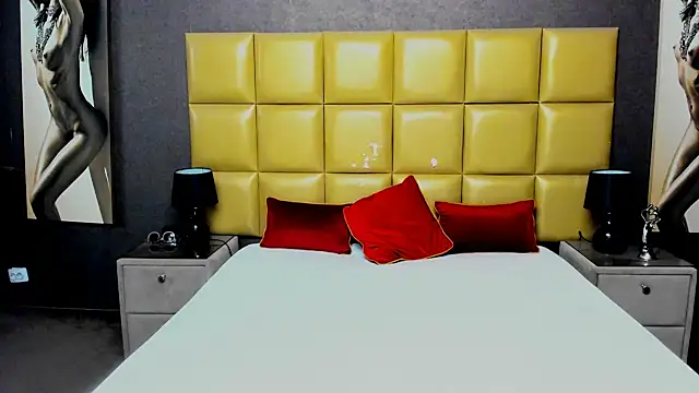 Snapshot of KiraLeila chatting on 12-05-25, 01:36 KiraLeila online show from 12-05-25, 01:36