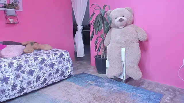 Snapshot of Emma_lean chatting on 12-10-24, 12:27 Emma lean online show from 12-10-24, 12:27