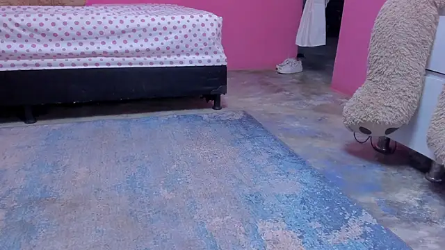 Snapshot of Emma_lean chatting on 02-05-25, 01:22 Emma lean online show from 02-05-25, 01:22