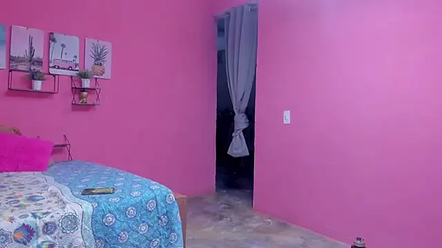 Snapshot of Emma_lean chatting on 02-19-25, 12:11 Emma lean online show from 02-19-25, 12:11