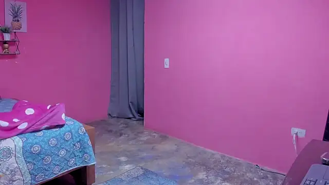 Snapshot of Emma_lean chatting on 02-19-25, 03:16 Emma lean online show from 02-19-25, 03:16