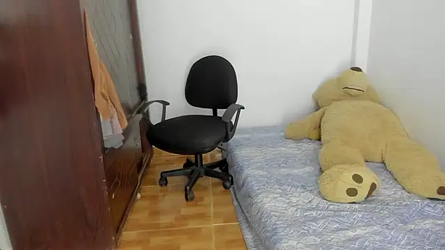 Snapshot of Emma_lean chatting on 09-16-25, 11:00 Emma lean online show from 09-16-25, 11:00