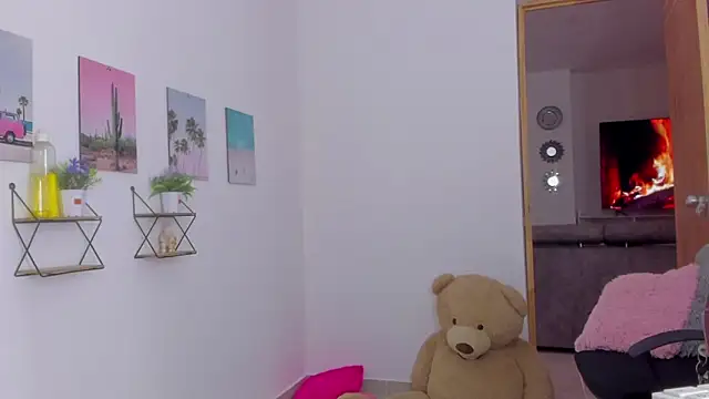 Snapshot of Emma_lean chatting on 11-25-25, 12:49 Emma lean online show from 11-25-25, 12:49