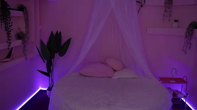 Snapshot of Sexy_Ira chatting on 12-08-24, 07:37 Sexy Ira online show from 12-08-24, 07:37