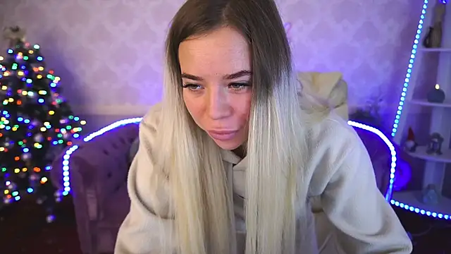 Snapshot of Sexy_Ira chatting on 01-14-25, 06:56 Sexy Ira online show from 01-14-25, 06:56