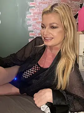 Lisavontease online show from 09-28-25, 03:28