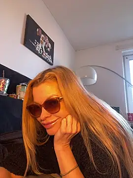 Lisavontease online show from 02-21-26, 08:37