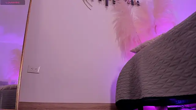 LaraBaker online show from 03-07-25, 08:33