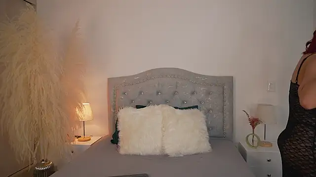 LaraBaker online show from 10-03-25, 01:19