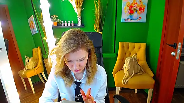 MaryHiggins online show from 02-26-25, 03:08