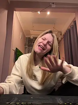 MaryHiggins online show from 09-30-25, 12:32