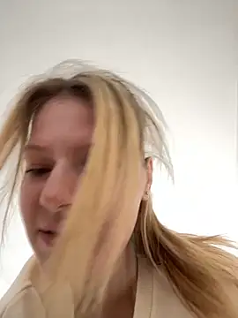 MaryHiggins online show from 10-11-25, 08:57