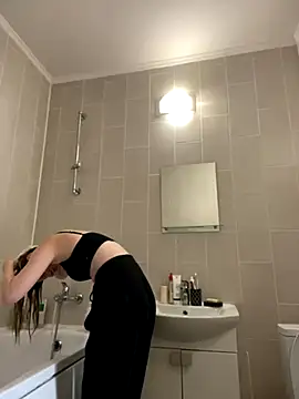 MaryHiggins online show from 10-12-25, 06:12