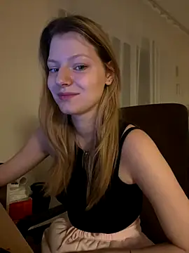 MaryHiggins online show from 11-23-25, 04:07