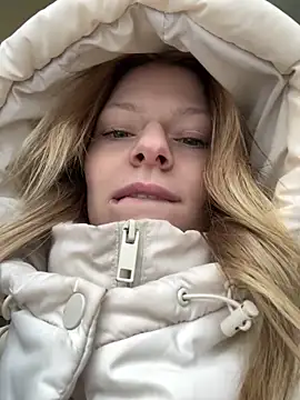 MaryHiggins online show from 02-04-26, 01:17