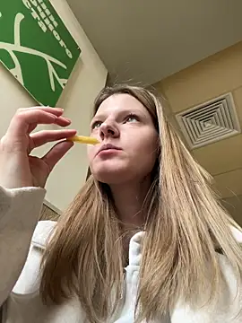 MaryHiggins online show from 03-23-26, 01:48