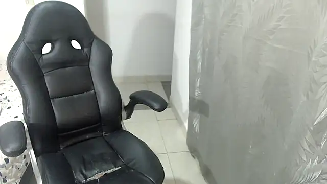 Snapshot of Ariana_girlhots chatting on 01-24-25, 06:57 Ariana girlhots online show from 01-24-25, 06:57