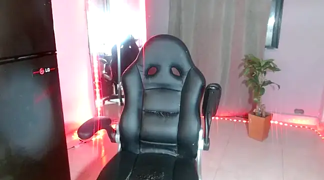 Snapshot of Ariana_girlhots chatting on 02-23-25, 05:45 Ariana girlhots online show from 02-23-25, 05:45