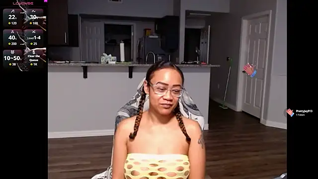 RylHoneyy online show from 06-11-26, 02:33